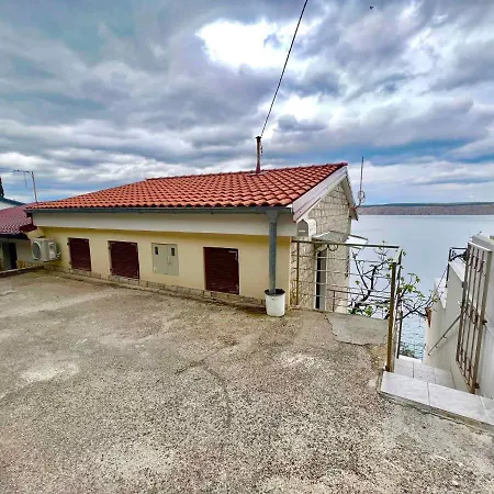 In 44637 Jadranovo