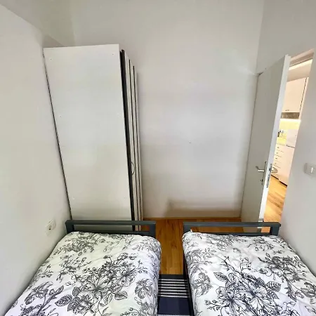 In 44637 Apartment *