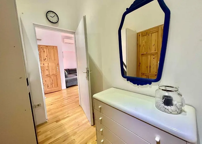 In 44637 * Jadranovo